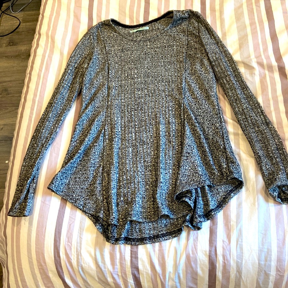 Woman’s Long Sleeved Shirt